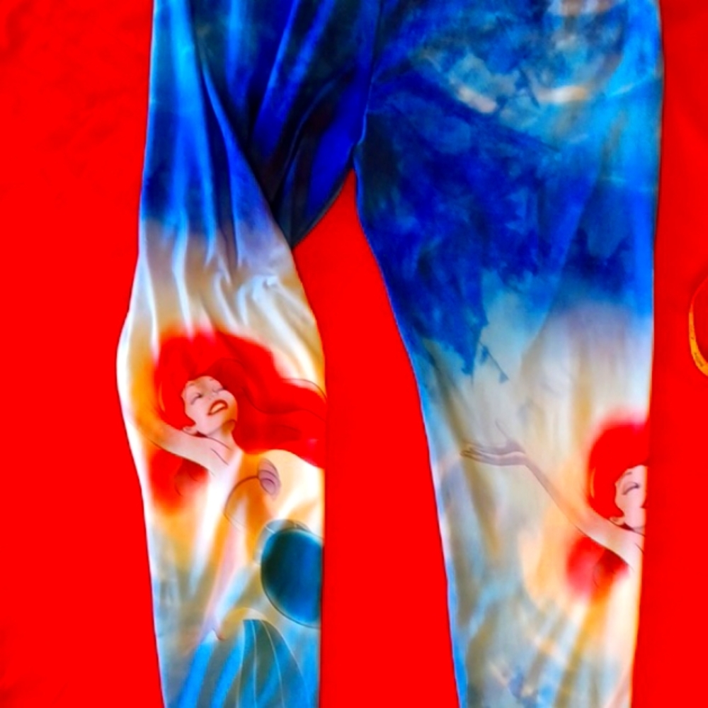 Nwot never worn 2x Ariel leggings by DISNEY.